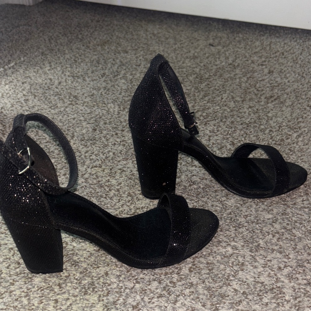 Elegant Black Ankle Strap Heels - Picture 5 of 6